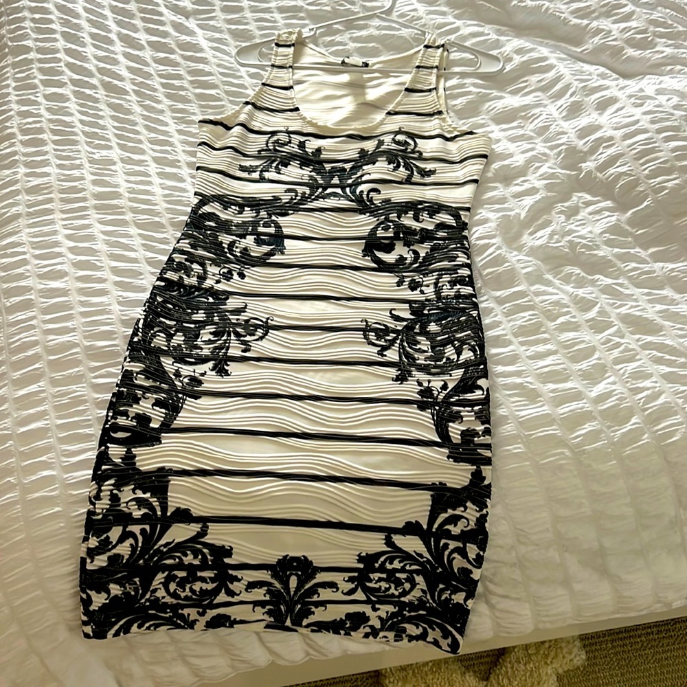 Form fitting dress, size m